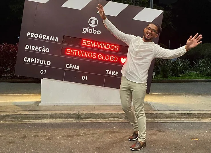 Da região do sisal para o Domingão: educador encanta Brasil ao alfabetizar idosos de forma lúdica