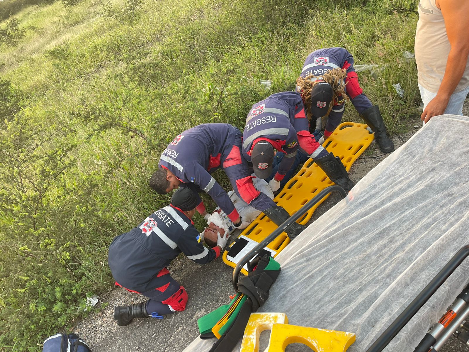 Motociclista sofre queda e é socorrido com múltiplas lesões na BA-411 entre Conceição do Coité e o distrito de Salgadália
