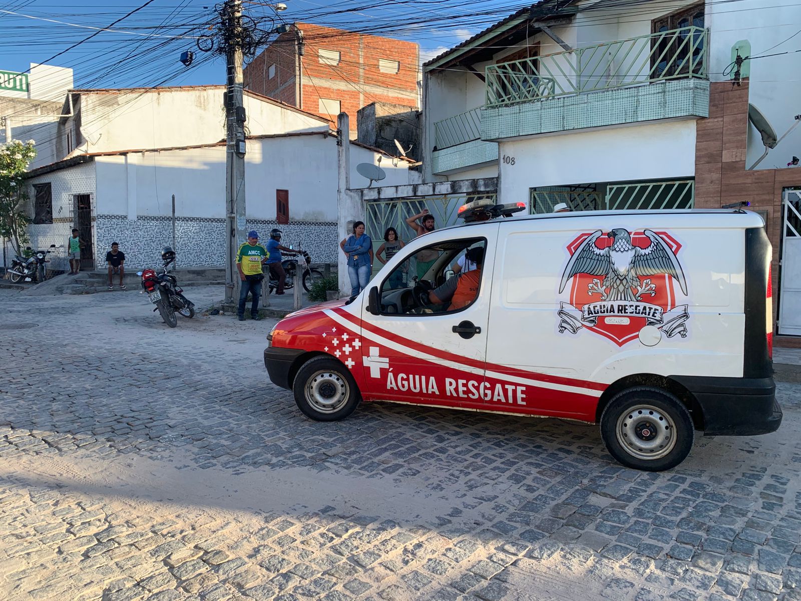 Motociclista fica ferido após colidir com cachorro no bairro da Quadra em Conceição do Coité