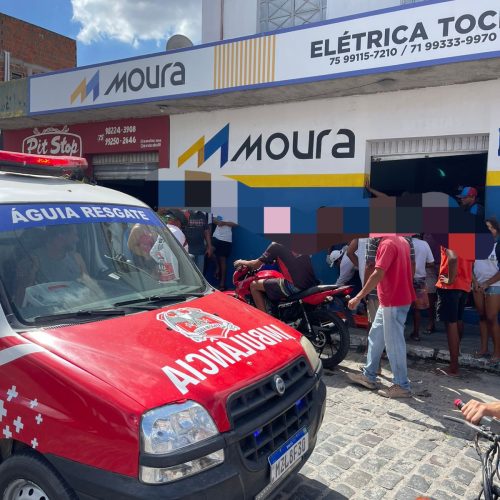 Motociclista desmaia e sofre ferimentos após colisão entre motos no centro de Conceição do Coité