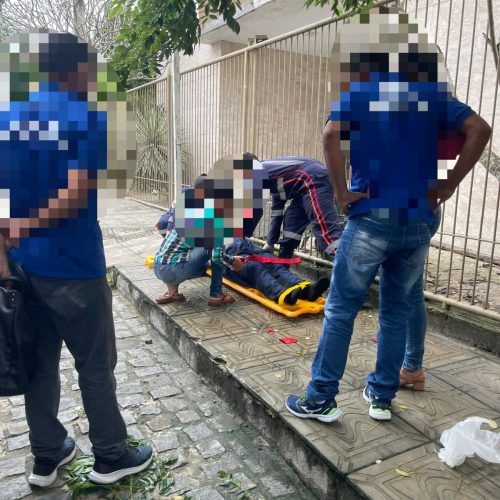 Mulher fica ferida após garrafa supostamente enroscar em guidão da moto no bairro Alto da Colina em Conceição do Coité