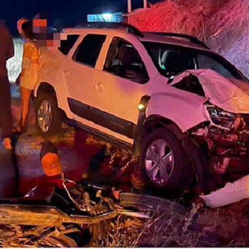 Duas pessoas ficam feridas após colisão entre moto e carro na BA-120 em Valente