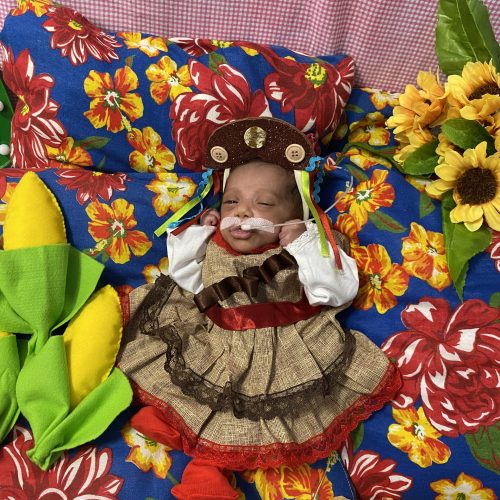 Hospital Estadual da Criança realiza cortejo de São João e ensaio fotográfico com prematuros