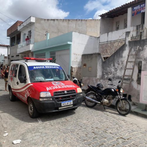 Idoso de 74 anos fica ferido após cair do primeiro andar da própria residência no centro de Conceição  do Coité