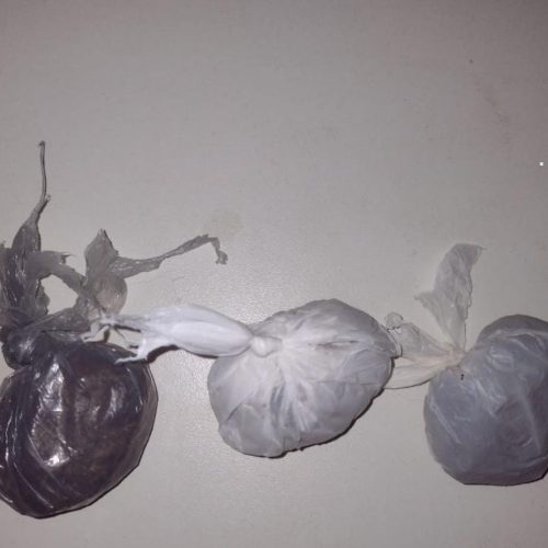 PM apreende adolescente por porte de drogas no centro de Conceição do Coité
