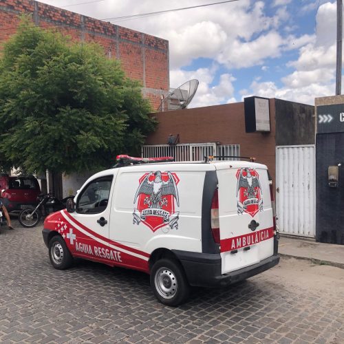 Mulher fica ferida após colisão entre motos próximo a rodoviária de Conceição do Coité