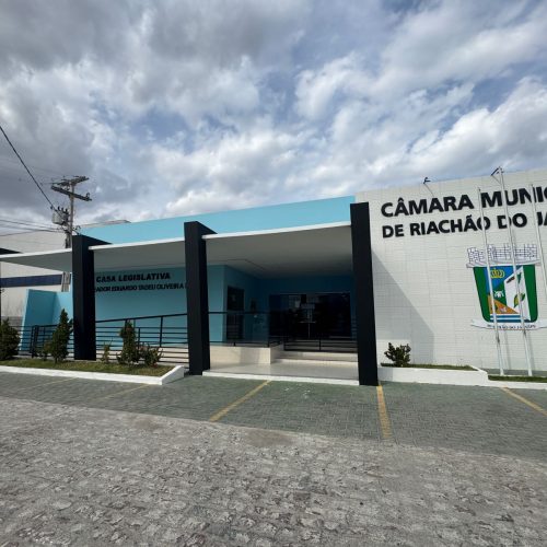 Câmara Municipal de Riachão do Jacuípe realiza Sessão Extraordinária durante recesso parlamentar