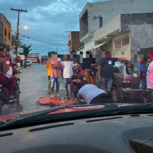 Idoso passa mal após descer de veículo e bate a cabeça no chão no bairro do Açudinho em Conceição do Coité