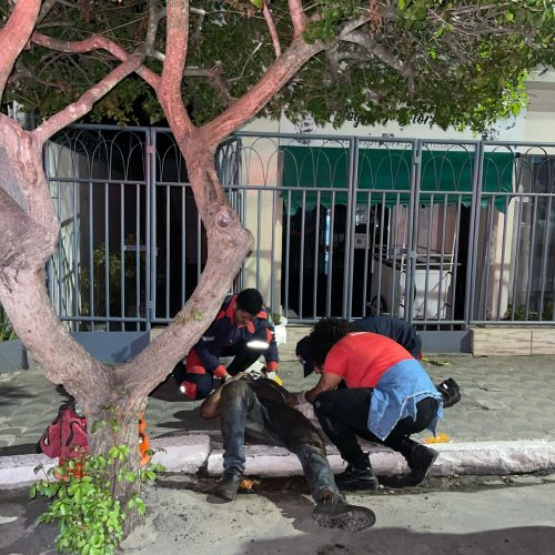 Homem sofre queda de moto após atropelar cachorro em Conceição do Coité