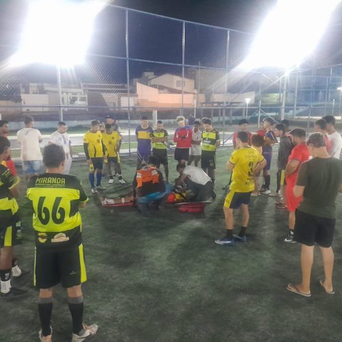 Homem sofre suspeita de fratura durante partida de futebol em Conceição do Coité