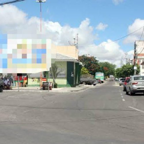 Menor é flagrado empinando moto no centro de Conceição do Coité; veículo foi apreendido