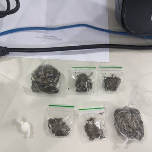Homem é conduzido à delegacia por porte de drogas durante festa em Candeal