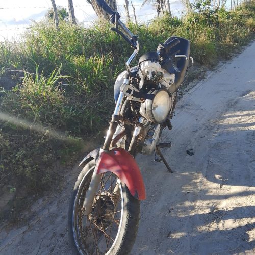 Homem perde dentes e sofre ferimentos em colisão de moto na zona rural de Conceição do Coité