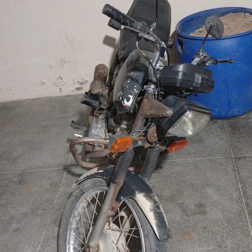 Após denúncia, PM localiza e apreende motocicleta abandonada em Conceição do Coité