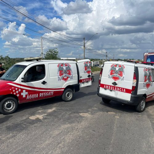Dois homens ficam feridos em colisão entre carro e motocicleta na BA-409 em Conceição do Coité