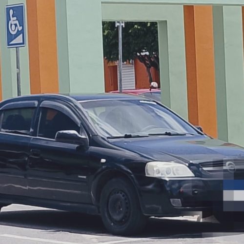 Carro com licenciamento atrasado e restrição da Justiça é apreendido pela Polícia Militar em Retirolândia