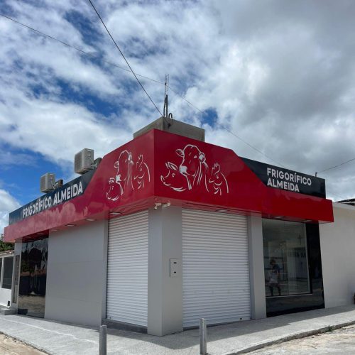 Frigorífico Almeida inaugura novo espaço nesta quarta (11) com frango a R$ 10,90/kg e suíno a R$ 14,90/kg. Saiba mais!