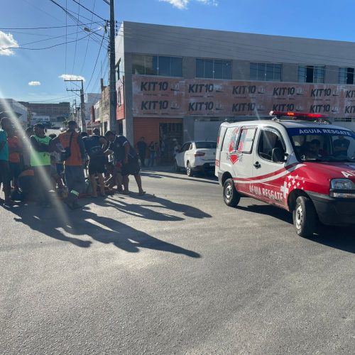 Jovem fica ferida com laceração no rosto e queimaduras nas pernas após colisão entre carro e moto em Conceição do Coité