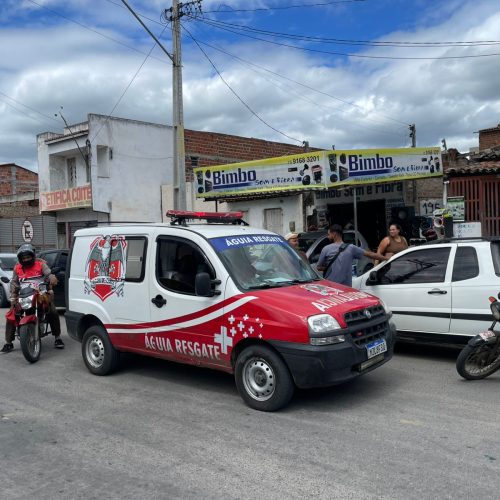 Colisão entre moto e carro deixa mulher ferida em Conceição do Coité