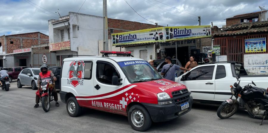 Colisão entre moto e carro deixa mulher ferida em Conceição do Coité