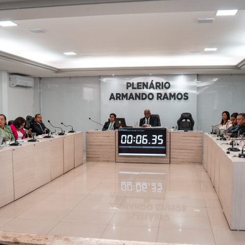 Coité: Projeto de vereadora sobre criação da Secretaria da Mulher é rejeitado por 8 a 4 e gestão afirma que foco é resultado