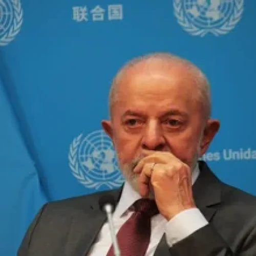 Lula fará novo procedimento para bloquear sangramento no cérebro, diz boletim