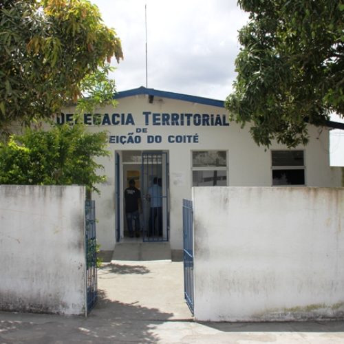 Descumprimento de medida protetiva termina em condução à delegacia no centro de Conceição do Coité