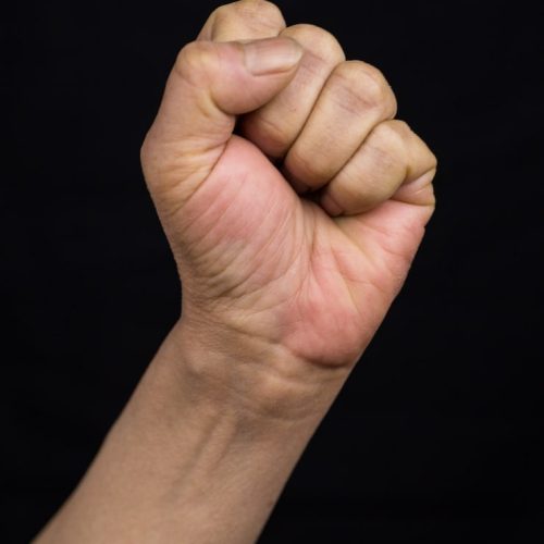 Mulher é agredida e ameaçada pelo companheiro em Lamarão, mas decide não registrar queixa, e suspeito é liberado