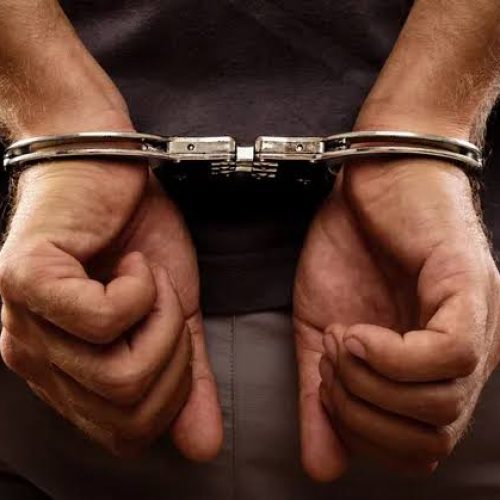 Homem com mandado de prisão em aberto é preso em churrascaria de Conceição do Coité