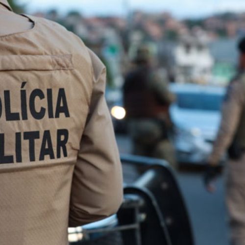 Homem é morto a tiros e outro fica ferido no bairro Renascer em Santa Bárbara; adolescente é preso em flagrante pela PM