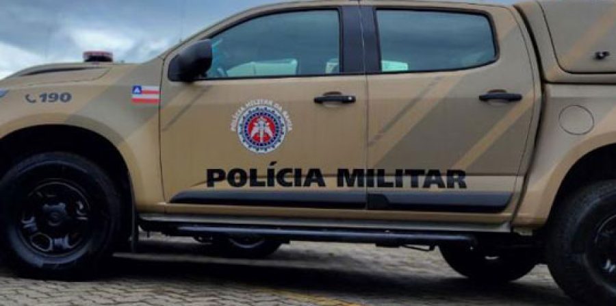 Homem em surto ameaça pessoas e arremessa pedras contra estabelecimentos no centro de Conceição do Coité